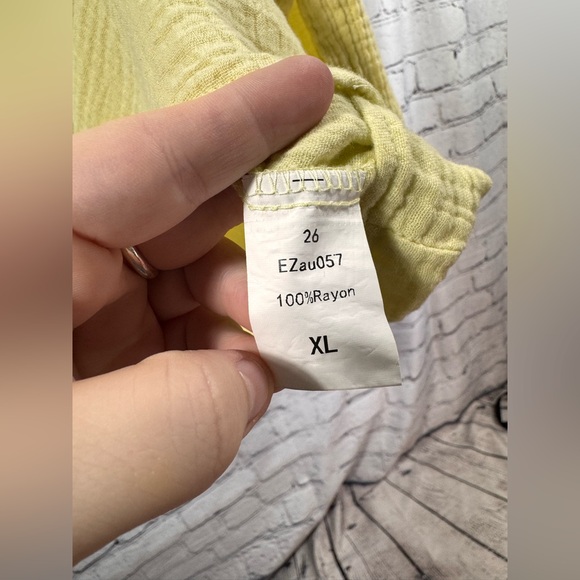 Yellow Button-Up Textured Shirt-Amazon brand - Picture 6 of 9